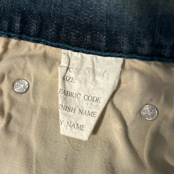 Skinny lightwash Levis - Picture 2 of 12